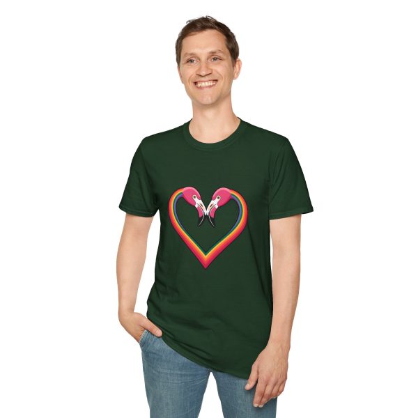 Tshirt Drapeau LGBT flamants roses en forme de coeur fond noir design romantique et symbolique pour célébrer l'amour LGBTQ+ t-shirt - Image 79