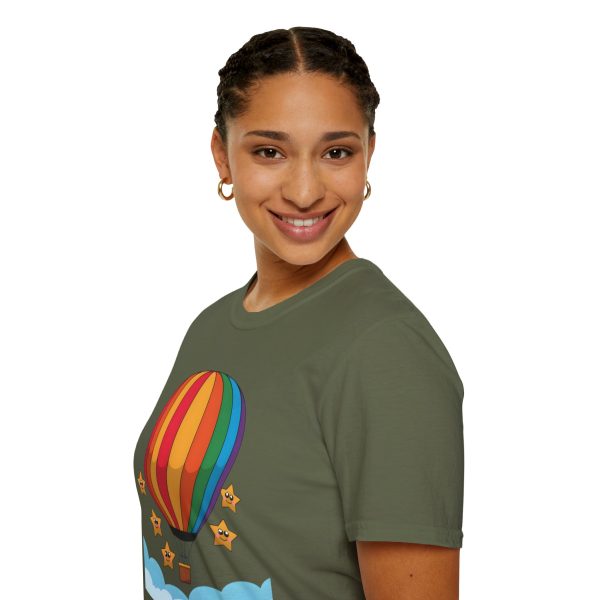 Tshirt LGBTQ+ montgolfière avec étoiles design coloré pour sensibilisation et soutien à la communauté LGBT+ et égalité shirt t-shirt - Image 69