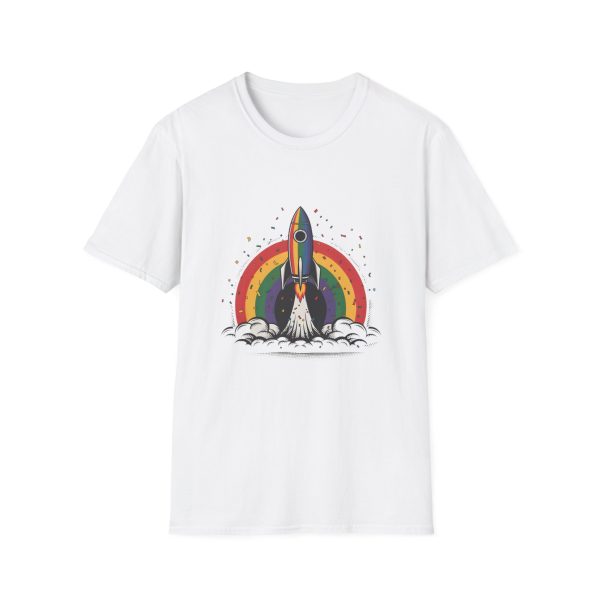 Tshirt LGBT+ fusée avec arc-en-ciel en arrière-plan design futuriste et coloré pour fierté et soutien à la communauté LGBTQ+ shirt t-shirt - Image 13