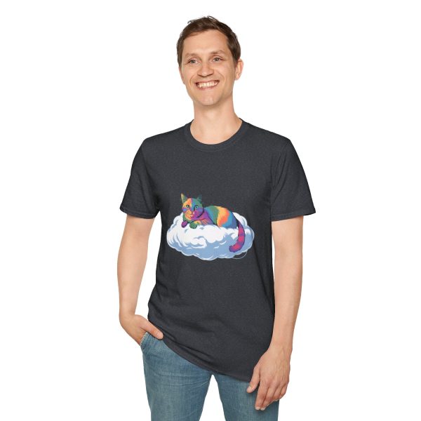 Tshirt Drapeau LGBT chat allongé sur un nuage design mignon et poétique pour sensibilisation et inclusion LGBTQ+ shirt t-shirt - Image 7