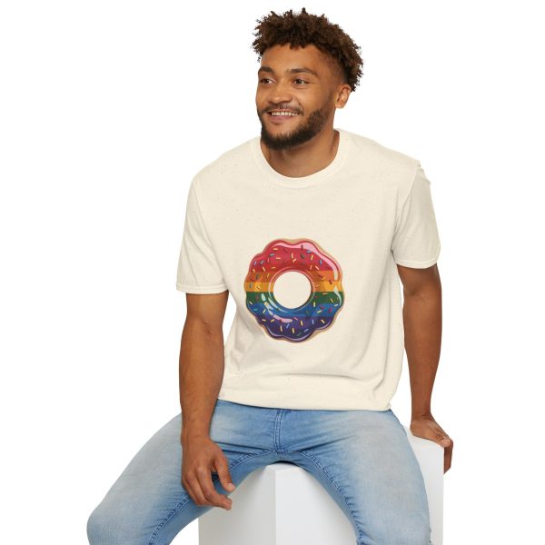 Tshirt Drapeau LGBT donut arc-en-ciel avec paillettes sur fond noir design coloré et amusant pour célébrer la diversité LGBTQ+ shirt t-shirt - Image 48