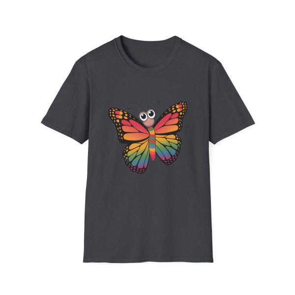 Tshirt LGBTQ+ papillon coloré avec grands yeux sur fond noir design vibrant et amusant pour célébrer la diversité LGBTQ+ shirt t-shirt