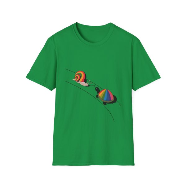 Tshirt Drapeau LGBT escargot avec coquille arc-en-ciel sur fond noir design stylé et vibrant pour sensibilisation LGBTQ+ shirt t-shirt - Image 85