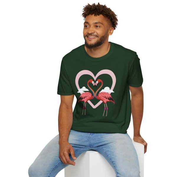 Tshirt LGBTQ+ flamants roses formant un coeur design symbolique et symbolique pour célébrer l'amour et la diversité LGBTQ+ shirt t-shirt - Image 84