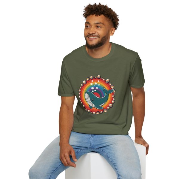 Tshirt LGBT+ baleine avec un arc-en-ciel en arrière-plan design magique et coloré pour sensibilisation et inclusion LGBTQ+ shirt t-shirt - Image 72