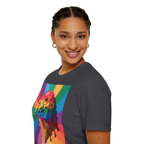 Tshirt Drapeau LGBT trois cônes de glace avec garnitures différentes design amusant et coloré pour célébrer la diversité LGBTQ+ t-shirt - Image 9