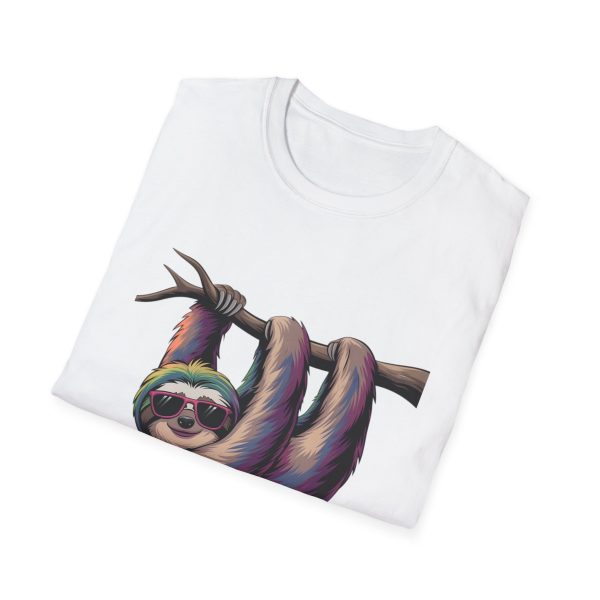 Tshirt LGBTQ+ paresseux accroché à une branche avec des lunettes de soleil design amusant et relaxant pour célébrer la fierté LGBTQ+ t-shirt - Image 16