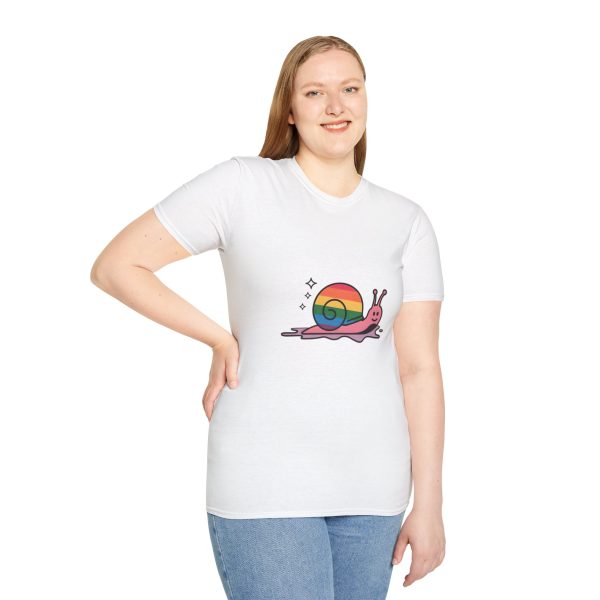 Tshirt Drapeau LGBT escargot avec coquille arc-en-ciel design amusant et coloré pour sensibilisation LGBTQ+ et fierté shirt t-shirt - Image 17