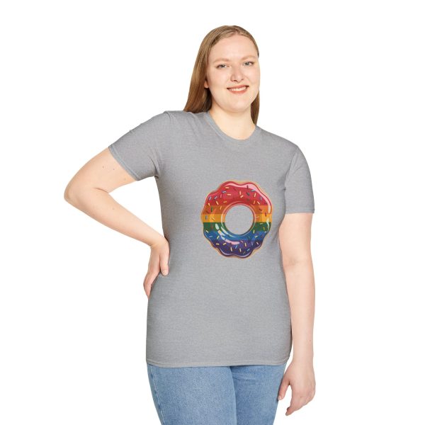 Tshirt Drapeau LGBT donut arc-en-ciel avec paillettes sur fond noir design coloré et amusant pour célébrer la diversité LGBTQ+ shirt t-shirt - Image 29