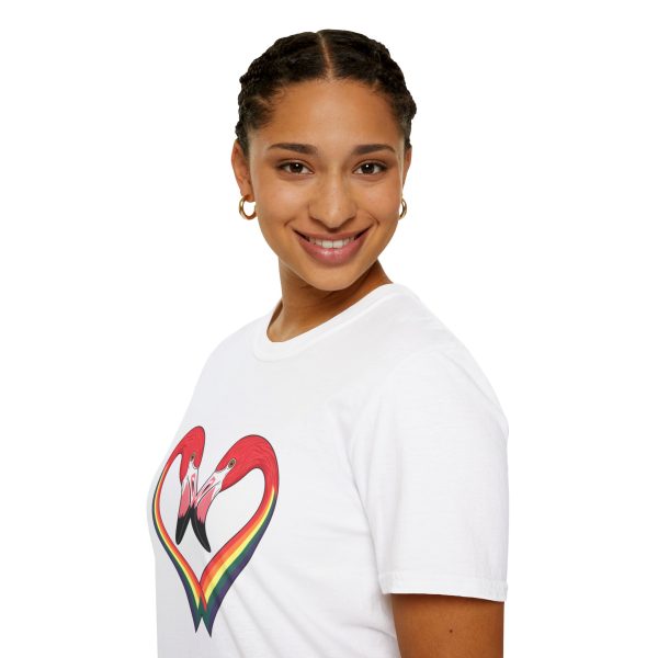 Tshirt LGBT+ flamants roses formant un coeur design symbolique pour célébration de l'amour et fierté LGBTQ+ et diversité shirt t-shirt - Image 21