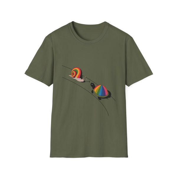 Tshirt Drapeau LGBT escargot avec coquille arc-en-ciel sur fond noir design stylé et vibrant pour sensibilisation LGBTQ+ shirt t-shirt - Image 61