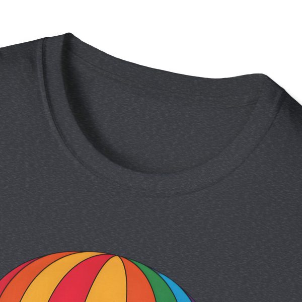 Tshirt LGBTQ+ montgolfière avec étoiles design coloré pour sensibilisation et soutien à la communauté LGBT+ et égalité shirt t-shirt - Image 3