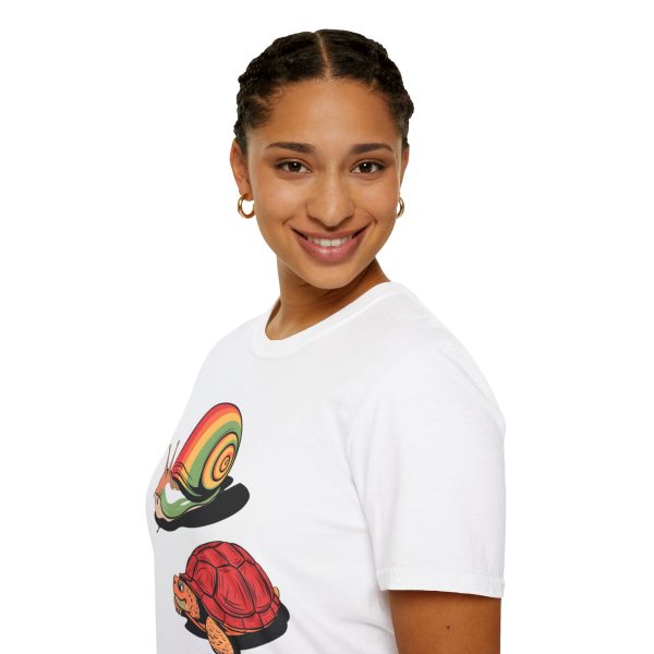 Tshirt Drapeau LGBT escargot et tortue sur fond noir design amusant pour sensibilisation et soutien à la diversité LGBTQ+ shirt t-shirt - Image 21