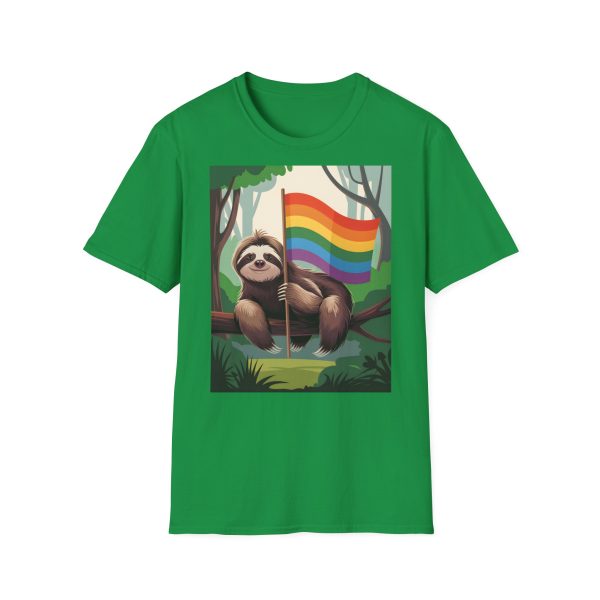 Tshirt Drapeau LGBT paresseux assis sur un arbre tenant un drapeau arc-en-ciel design décontracté et coloré pour fierté LGBTQ+ shirt t-shirt - Image 85