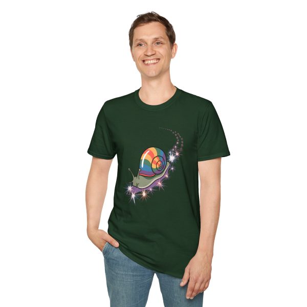 Tshirt LGBT+ escargot avec coquille colorée sur son dos design original et mignon pour célébrer la diversité et fierté LGBTQ+ shirt t-shirt - Image 79