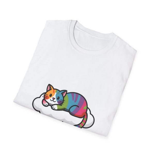 Tshirt LGBTQ+ chat allongé sur un nuage design mignon et apaisant pour célébrer l'amour et la diversité dans la communauté LGBTQ+ t-shirt - Image 16