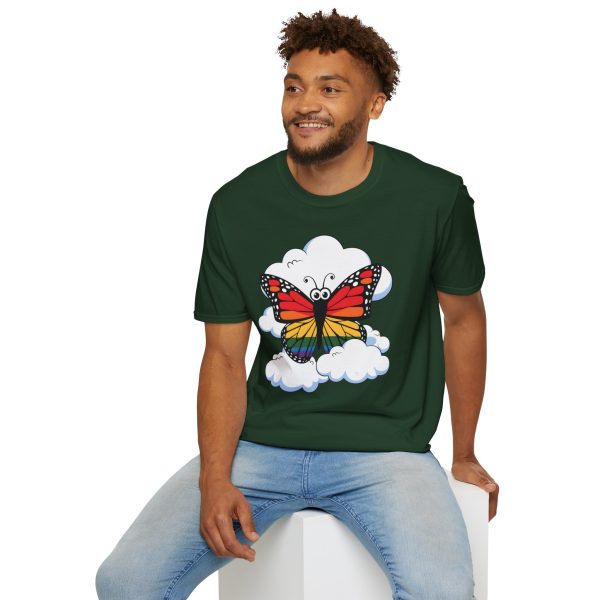 Tshirt Drapeau LGBT papillon assis sur un nuage dans le ciel design poétique et coloré pour sensibilisation et fierté LGBTQ+ shirt t-shirt - Image 84