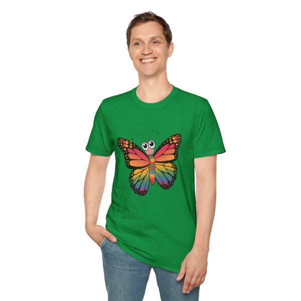 Tshirt LGBTQ+ papillon coloré avec grands yeux sur fond noir design vibrant et amusant pour célébrer la diversité LGBTQ+ shirt t-shirt - Image 91