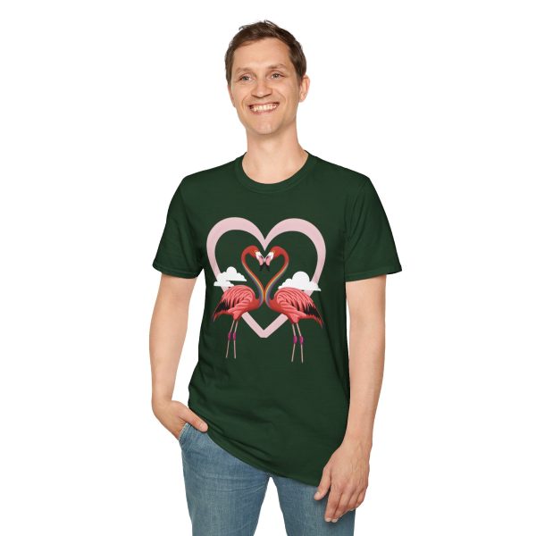 Tshirt LGBTQ+ flamants roses formant un coeur design symbolique et symbolique pour célébrer l'amour et la diversité LGBTQ+ shirt t-shirt - Image 79