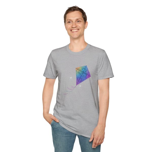 Tshirt Drapeau LGBT cerf-volant coloré volant dans la nuit design symbolique pour célébrer la liberté et la fierté LGBTQ+ shirt t-shirt - Image 31