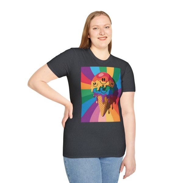 Tshirt Drapeau LGBT trois cônes de glace avec garnitures différentes design amusant et coloré pour célébrer la diversité LGBTQ+ t-shirt - Image 5