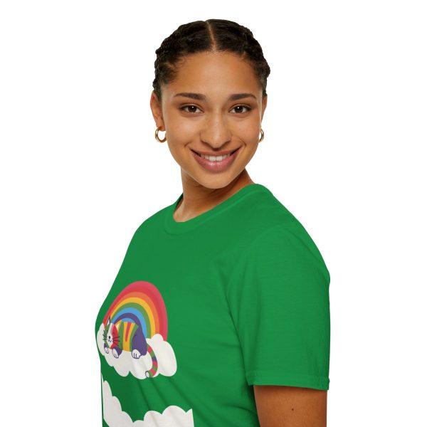 Tshirt LGBTQ+ chat dormant sur un nuage avec arc-en-ciel en arrière-plan design mignon et apaisant pour fierté LGBTQ+ shirt t-shirt - Image 93