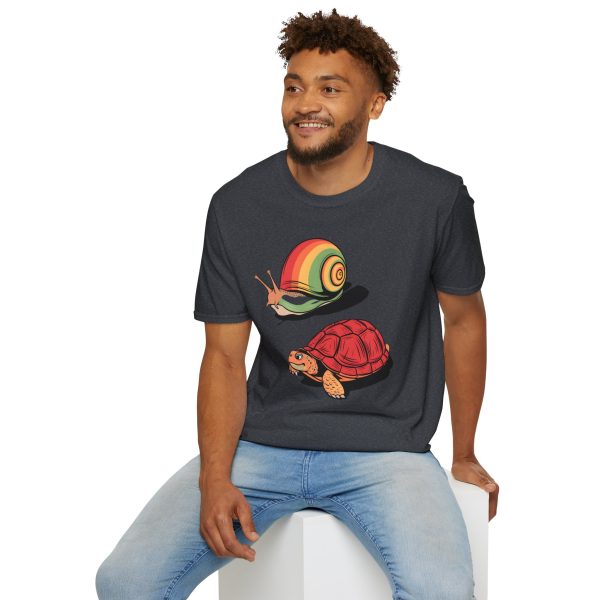 Tshirt Drapeau LGBT escargot et tortue sur fond noir design amusant pour sensibilisation et soutien à la diversité LGBTQ+ shirt t-shirt - Image 12