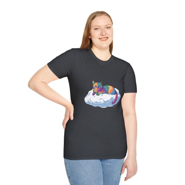 Tshirt Drapeau LGBT chat allongé sur un nuage design mignon et poétique pour sensibilisation et inclusion LGBTQ+ shirt t-shirt - Image 5