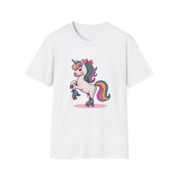 Tshirt Drapeau LGBT licorne sur un skateboard sur fond noir design vibrant et stylé pour sensibilisation à la diversité LGBTQ+ shirt t-shirt - Image 13