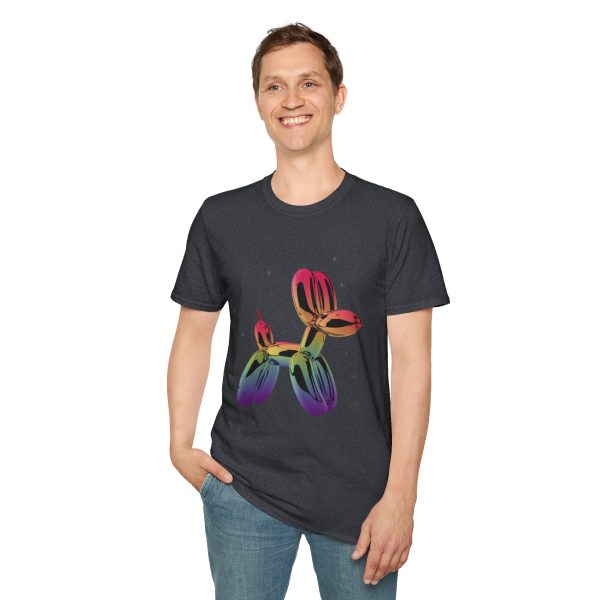 Tshirt LGBTQ+ ballon chien coloré sur fond noir design fun et éclatant pour célébrer la fierté LGBT+ et diversité des genres shirt t-shirt - Image 7