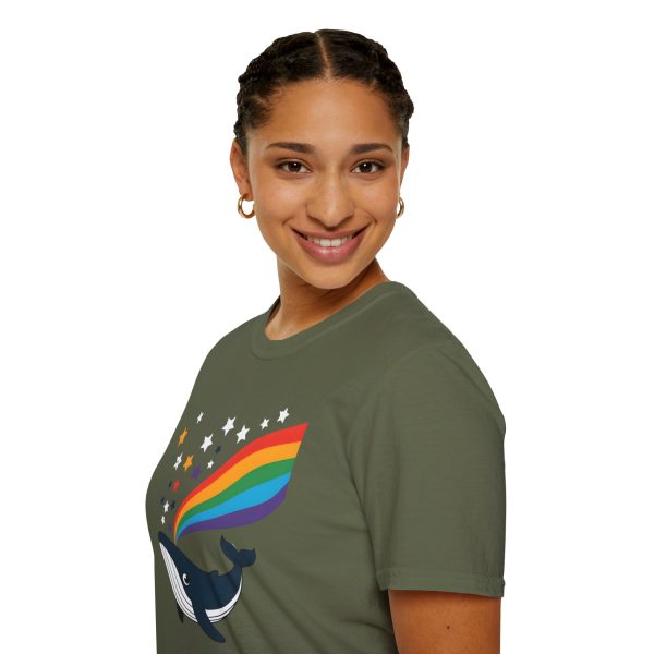 Tshirt LGBTQ+ baleine avec arc-en-ciel et étoiles design magique et coloré pour soutenir la diversité et inclusion LGBTQ+ shirt t-shirt - Image 69