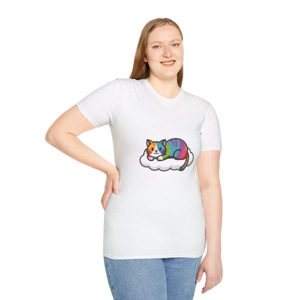 Tshirt LGBTQ+ chat allongé sur un nuage design mignon et apaisant pour célébrer l'amour et la diversité dans la communauté LGBTQ+ t-shirt - Image 17