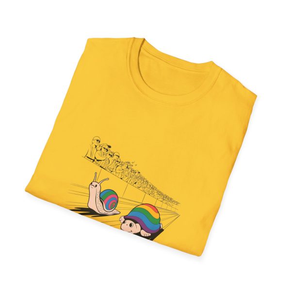 Tshirt LGBTQ+ deux escargots superposés design amusant pour célébrer la fierté et l'inclusion dans la communauté LGBT+ shirt t-shirt - Image 52