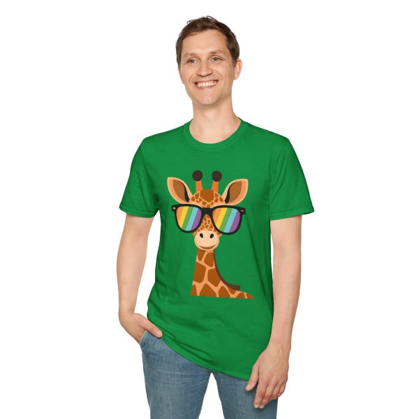 Tshirt LGBT+ girafe avec lunettes de soleil et rayure arc-en-ciel design humoristique et stylé pour fierté et soutien LGBTQ+ shirt t-shirt - Image 91