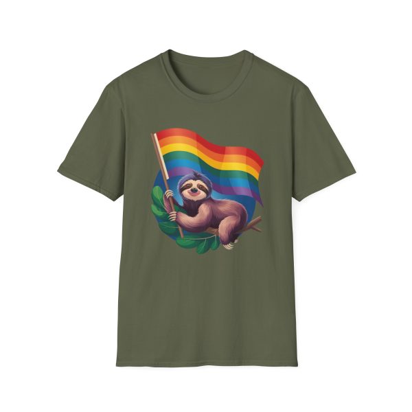 Tshirt Drapeau LGBT paresseux tenant un drapeau arc-en-ciel design amusant et mignon pour sensibilisation et inclusion LGBTQ+ shirt t-shirt - Image 61