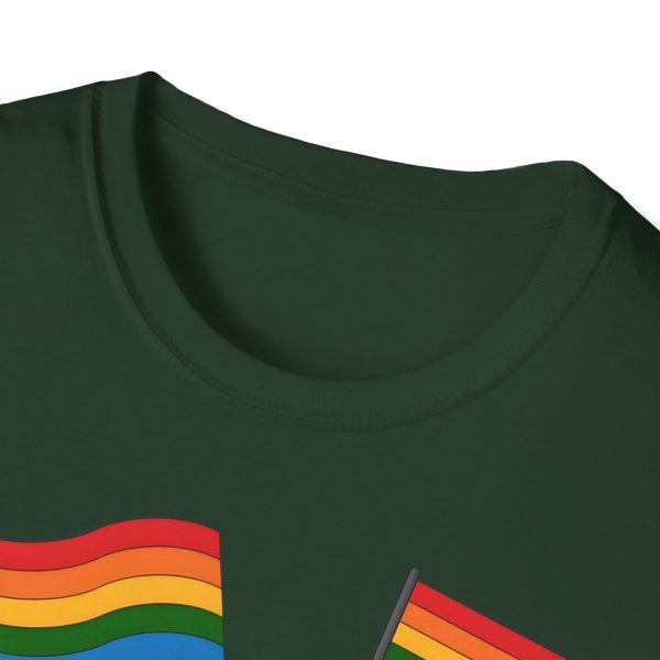 Tshirt LGBTQ+ pieuvre tenant un drapeau arc-en-ciel sur un rocher design vibrant et stylé pour sensibilisation et inclusion LGBTQ+ t-shirt - Image 75