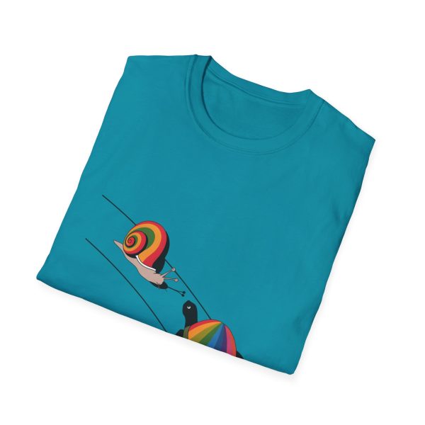 Tshirt Drapeau LGBT escargot avec coquille arc-en-ciel sur fond noir design stylé et vibrant pour sensibilisation LGBTQ+ shirt t-shirt - Image 100