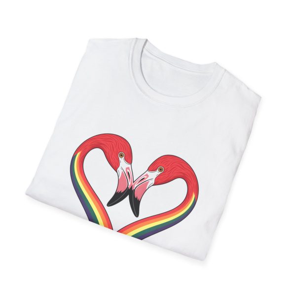 Tshirt LGBT+ flamants roses formant un coeur design symbolique pour célébration de l'amour et fierté LGBTQ+ et diversité shirt t-shirt - Image 16