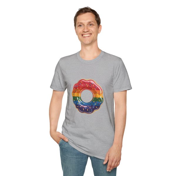 Tshirt Drapeau LGBT donut arc-en-ciel avec paillettes sur fond noir design coloré et amusant pour célébrer la diversité LGBTQ+ shirt t-shirt - Image 31