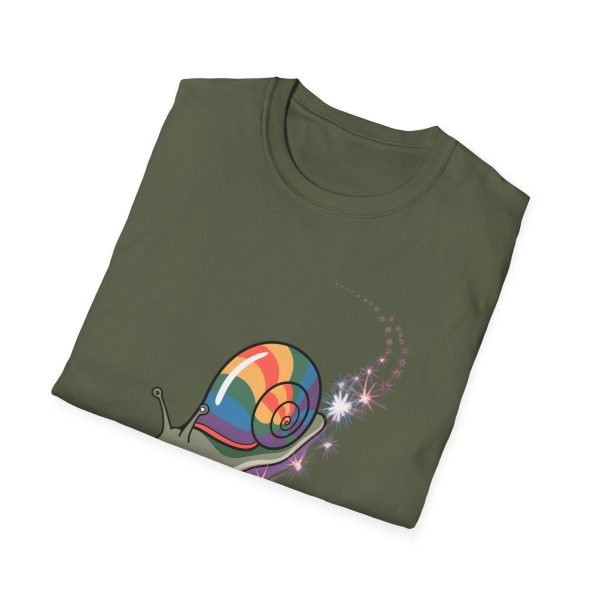 Tshirt LGBT+ escargot avec coquille colorée sur son dos design original et mignon pour célébrer la diversité et fierté LGBTQ+ shirt t-shirt - Image 64