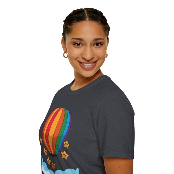 Tshirt LGBTQ+ montgolfière avec étoiles design coloré pour sensibilisation et soutien à la communauté LGBT+ et égalité shirt t-shirt - Image 9