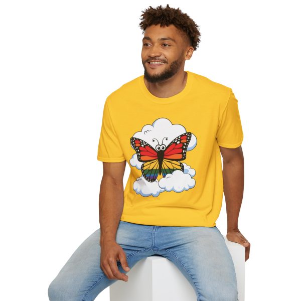 Tshirt Drapeau LGBT papillon assis sur un nuage dans le ciel design poétique et coloré pour sensibilisation et fierté LGBTQ+ shirt t-shirt - Image 60