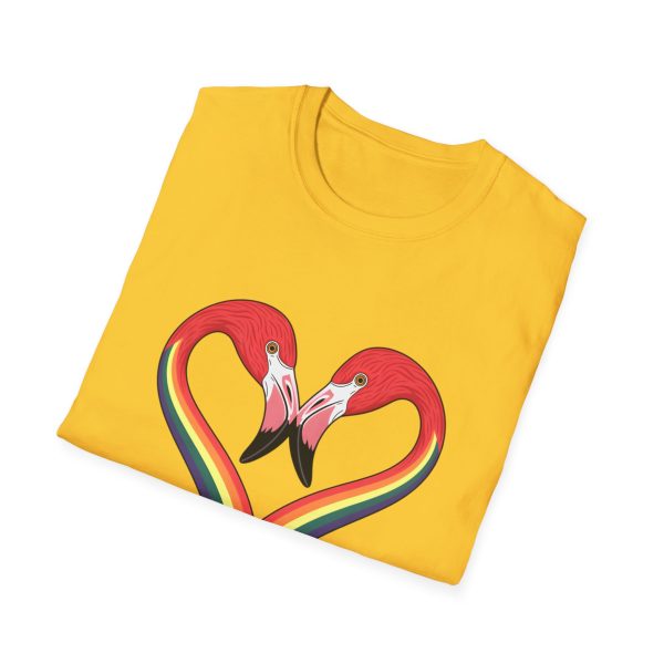 Tshirt LGBT+ flamants roses formant un coeur design symbolique pour célébration de l'amour et fierté LGBTQ+ et diversité shirt t-shirt - Image 52