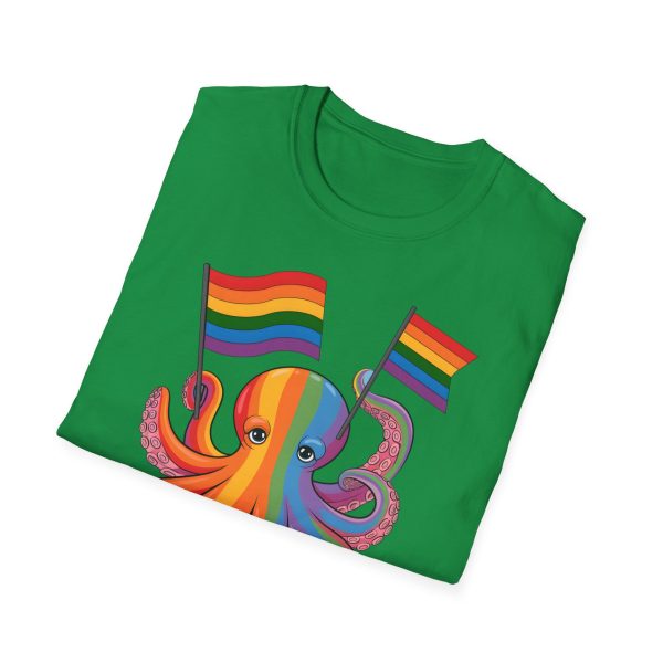 Tshirt LGBTQ+ pieuvre tenant un drapeau arc-en-ciel sur un rocher design vibrant et stylé pour sensibilisation et inclusion LGBTQ+ t-shirt - Image 88