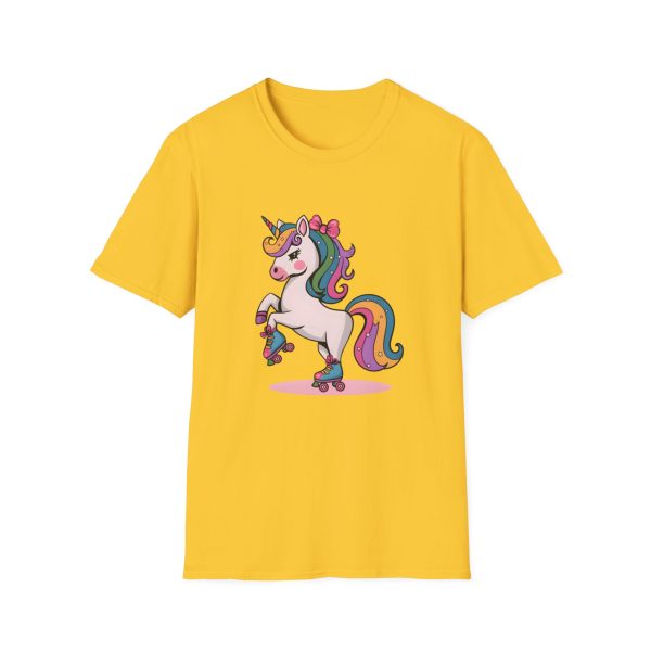 Tshirt Drapeau LGBT licorne sur un skateboard sur fond noir design vibrant et stylé pour sensibilisation à la diversité LGBTQ+ shirt t-shirt - Image 49