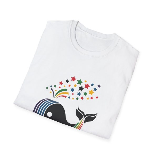 Tshirt LGBT+ baleine sautant hors d'un arc-en-ciel design magique et coloré pour célébrer la fierté et diversité LGBTQ+ shirt t-shirt - Image 16