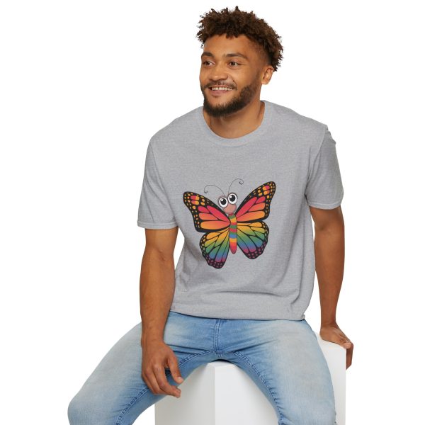 Tshirt LGBTQ+ papillon coloré avec grands yeux sur fond noir design vibrant et amusant pour célébrer la diversité LGBTQ+ shirt t-shirt - Image 36