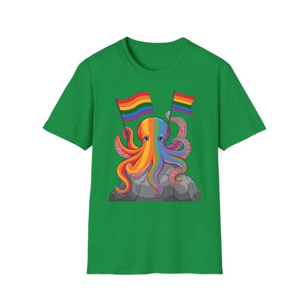 Tshirt LGBTQ+ pieuvre tenant un drapeau arc-en-ciel sur un rocher design vibrant et stylé pour sensibilisation et inclusion LGBTQ+ t-shirt - Image 85