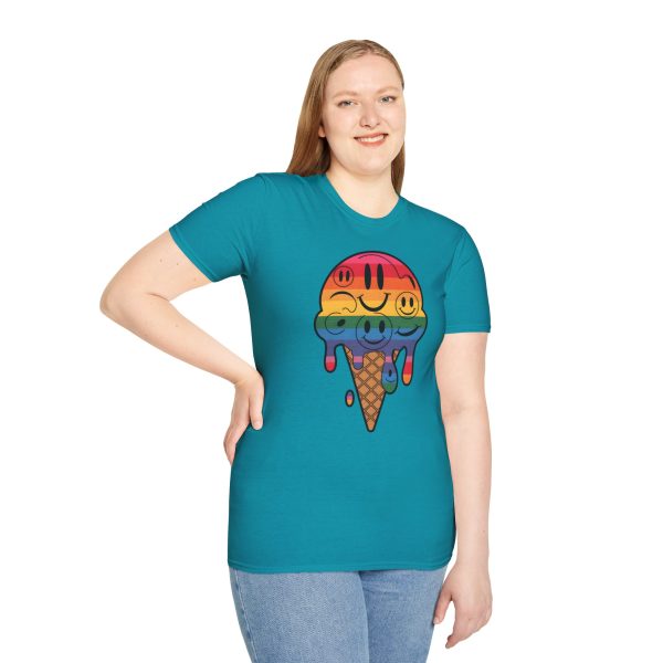 Tshirt LGBT+ cônes de glace avec visages souriants design amusant et mignon pour sensibilisation à la diversité et inclusion LGBTQ+ t-shirt - Image 101