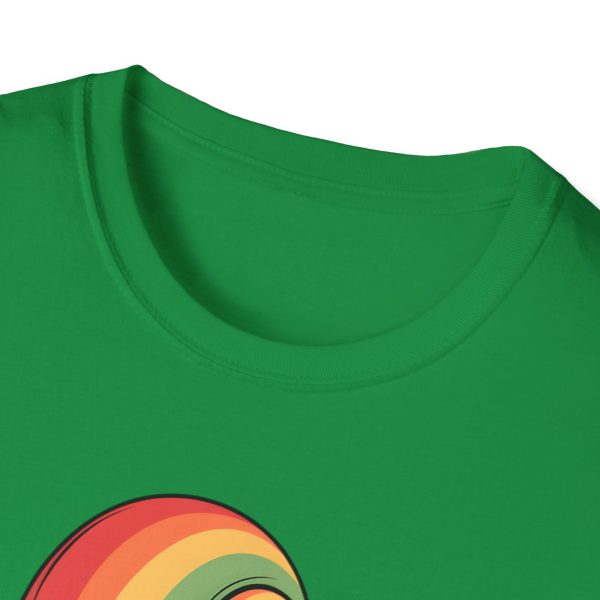 Tshirt Drapeau LGBT escargot et tortue sur fond noir design amusant pour sensibilisation et soutien à la diversité LGBTQ+ shirt t-shirt - Image 87